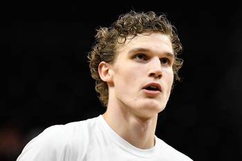 Lauri Markkanen scores a career-high 49 points