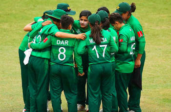 Mark Coles Resigns as Pakistan's Women's Cricket Coach