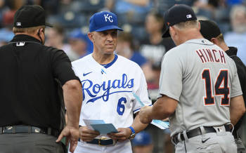 MLB notebook: White Sox hire Royals coach Grifol as manager