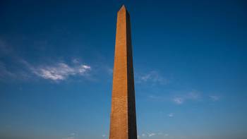 MLB players used to catch balls thrown from Washington Monument