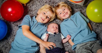 Mum beats “crazy odds” by having three rainbow babies all with same birthday