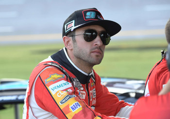 NASCAR playoffs at the Charlotte Roval odds, predictions: Should Chase Elliott be favored?