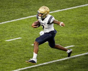 Navy vs. Notre Dame predictions: College football picks, odds
