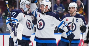 NHL parlay picks Feb. 19: Back Jets to beat Flames, Oilers to crush Coyotes