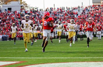 No. 1 Georgia faces tough challenge against No. 10 Ole Miss