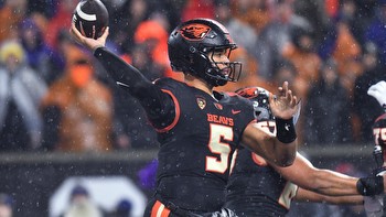 Oregon-Oregon State football: Predictions, odds, how to watch game