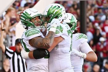 PAC-12: Arizona vs Oregon 10/8/22 College Football Picks, Predictions, Odds