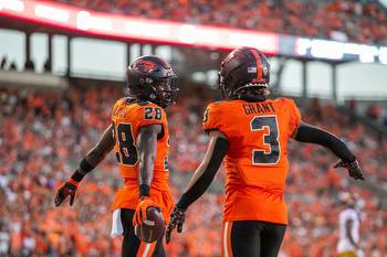 Pac-12 football Week 5 score predictions, odds: Will Beavers play Utes close? Can Ducks cover?