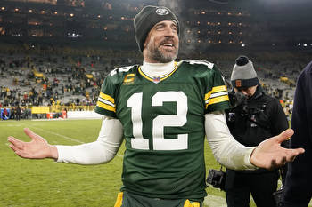 Packers keep playoff hopes alive with MNF win over Rams: Best memes, tweets