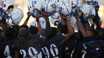 Pahokee football thankful for brotherhood after struggles of 2023 season