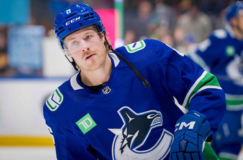 Panthers vs Canucks Picks, Predictions & Odds Tonight