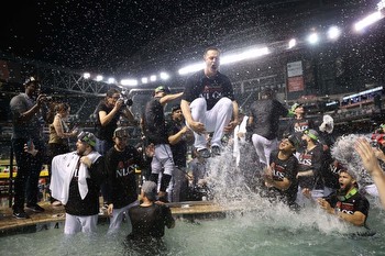 Party in the Diamondbacks pool: Ex-players recount chaos, celebrations as potential World Series splash looms