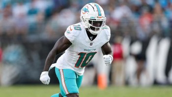 Patriots vs. Dolphins props, odds, best bets, AI predictions, SNF picks: Tyreek Hill over 84.5 yards