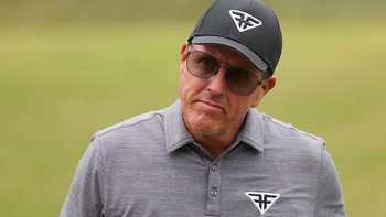Phil Mickelson shares gambling addiction story to warn bettors during football season: 'I was so distracted'