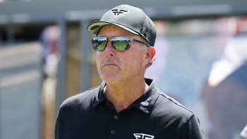 Phil Mickelson vows to get 'back on track,' not bet on football games