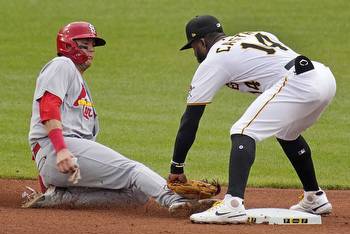 Pirates vs. Reds prediction, betting odds for MLB on Monday