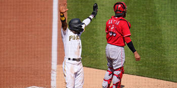 Pirates win vs. Reds with no hits