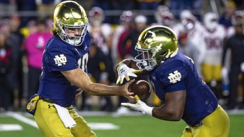 Pitt vs. Notre Dame odds, props, predictions: Irish look to avoid trap against Panthers