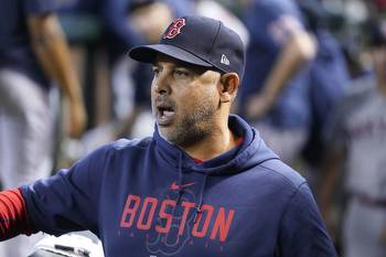 Red Sox’s Alex Cora met NBA legend who helped him ‘turn the page’ Saturday