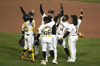 Reds vs. Pirates prediction, betting odds for MLB on Sunday