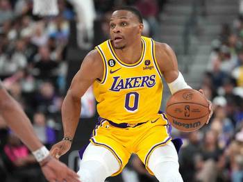 Russell Westbrook ignores Lakers team huddle in loss to Timberwolves