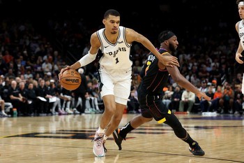 San Antonio Spurs vs Phoenix Suns Odds, Spread, Picks & Player Props