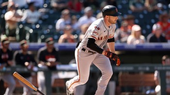 SF Giants agree to terms with two steady contributors
