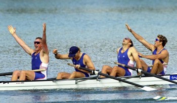 Sir Matthew Pinsent announces retirement from rowing