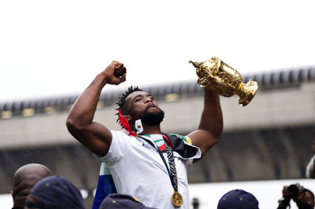 Siya Kolisi: the SA rugby star’s story offers valuable lessons in resilience