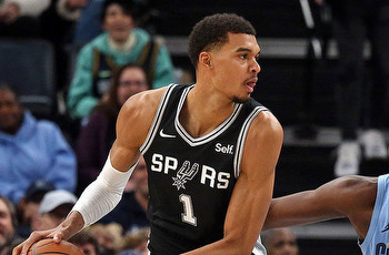Spurs vs Jazz Picks, Predictions & Odds Tonight