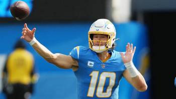 Thursday Night Football odds, spread, line: Chargers vs. Chiefs prediction, NFL picks from expert who's 17-5