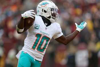 Titans vs. Dolphins line, odds and predictions: Miami is a unanimous pick for our experts