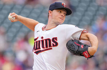 Twins vs Yankees Odds, Picks, & Predictions Today