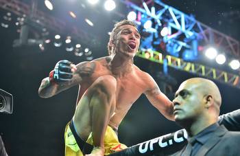 UFC 274 Odds, Picks & Predictions