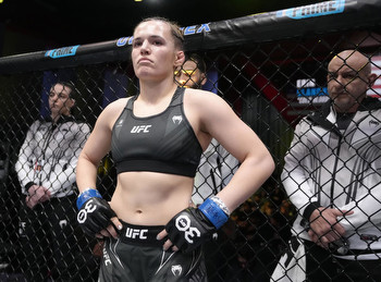 UFC betting: Will Erin Blanchfield's ascension continue in tough fight against Taila Santos? [Video]