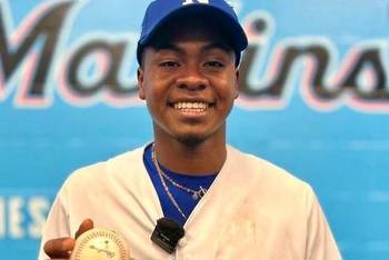 Unknown Nicaraguan pitcher strikes out three major leaguers at WBC, immediately gets signed by Detroit Tigers