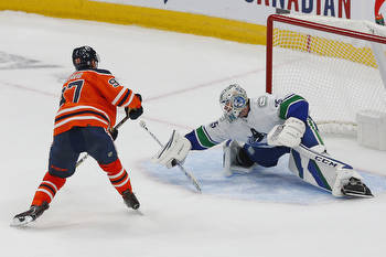 Vancouver Canucks vs Edmonton Oilers NHL Picks, Odds, Predictions 10/30/2021