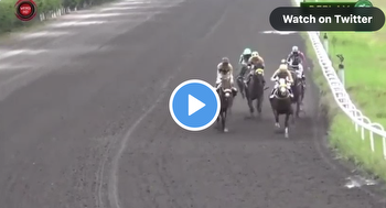 Watch 📺 Jockey pushes another jockey off horse mid race
