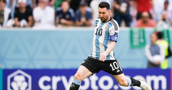 World Cup fans make Harry Maguire point as Lionel Messi scores Argentina penalty vs Saudi Arabia