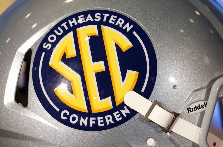 2022-23 college football bowl predictions, odds for every SEC postseason game