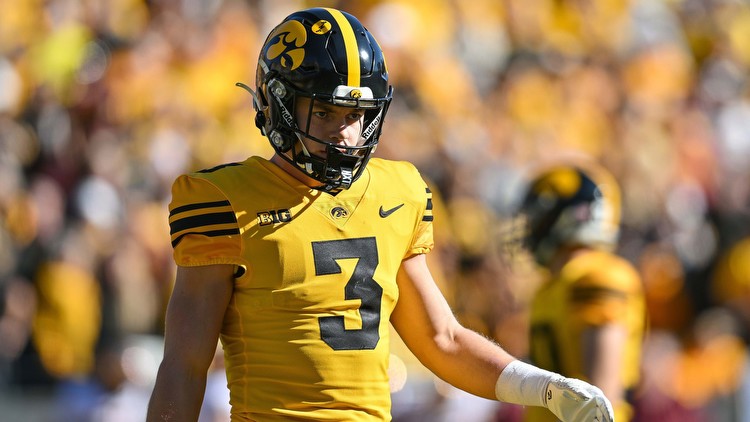 2024 Citrus Bowl: Predictions and odds for Iowa vs. Tennessee