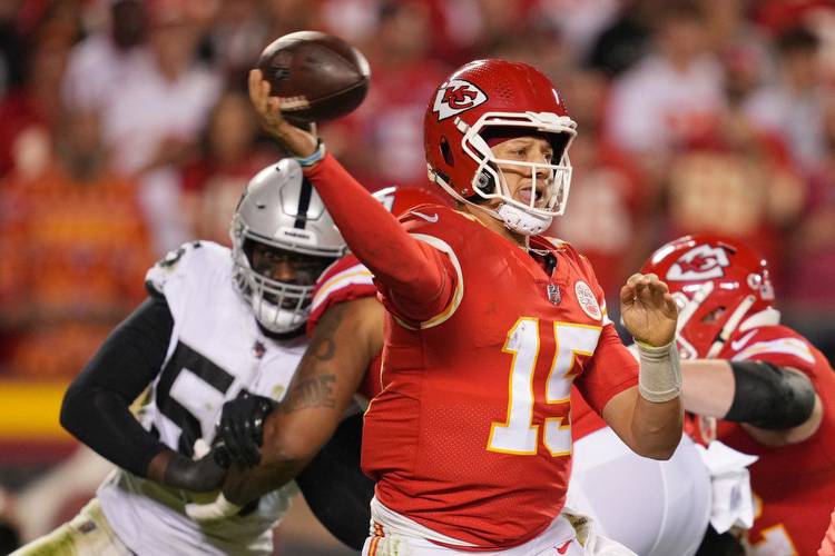 Best Chiefs vs Raiders Same-Game Parlay for Week 18