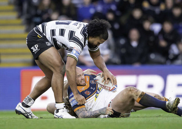 HULL HELD ON TO BEAT CASTLEFORD IN ROUND ONE