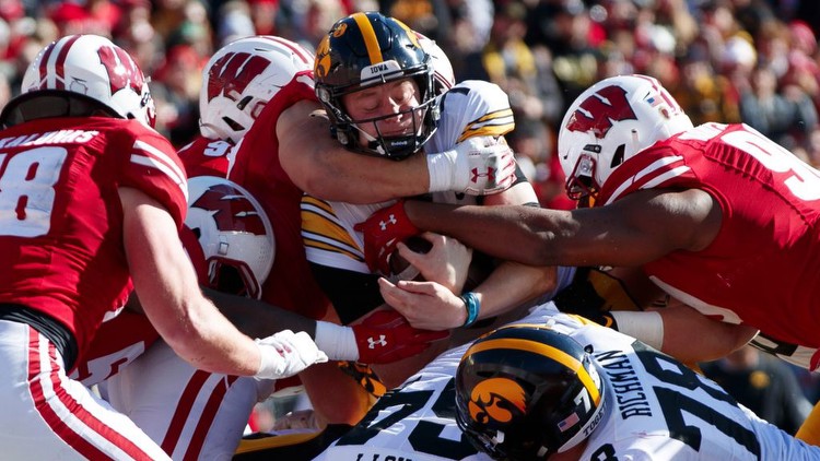 Big Ten Football: Wisconsin favored over Iowa, other league lines