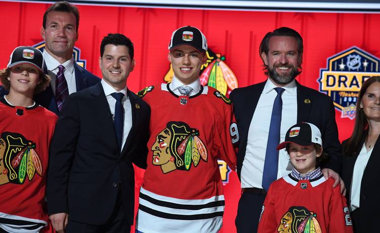 Blackhawks reach deal with No. 1 overall pick Connor Bedard