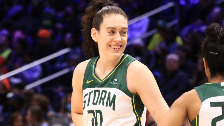 Breanna Stewart signs with Liberty: WNBA's top free agent teams up with Jonquel Jones, Sabrina Ionescu