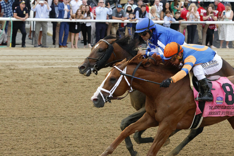 Bright Future Holds Off Proxy Late At Saratoga