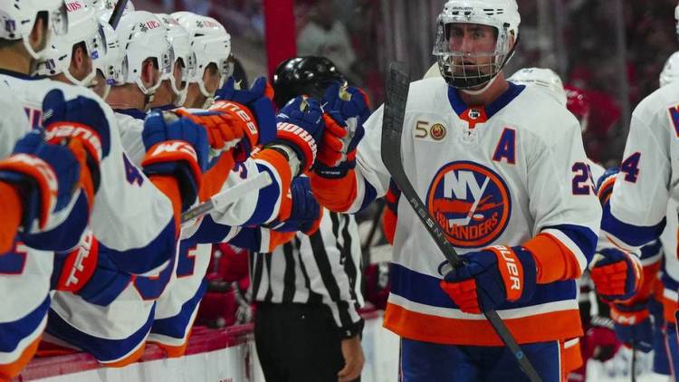 Carolina Hurricanes vs. New York Islanders NHL Playoffs First Round Game 3 odds, tips and betting trends