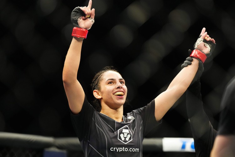 Casey O'Neill vs Ariane Lipski Pick, 12/16/2023 Predictions UFC 296 Odds