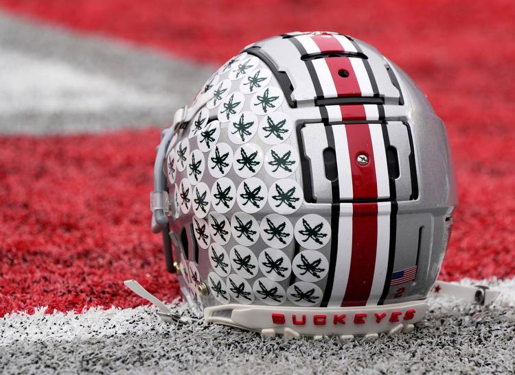 CFB world reacts to new national title betting favorite